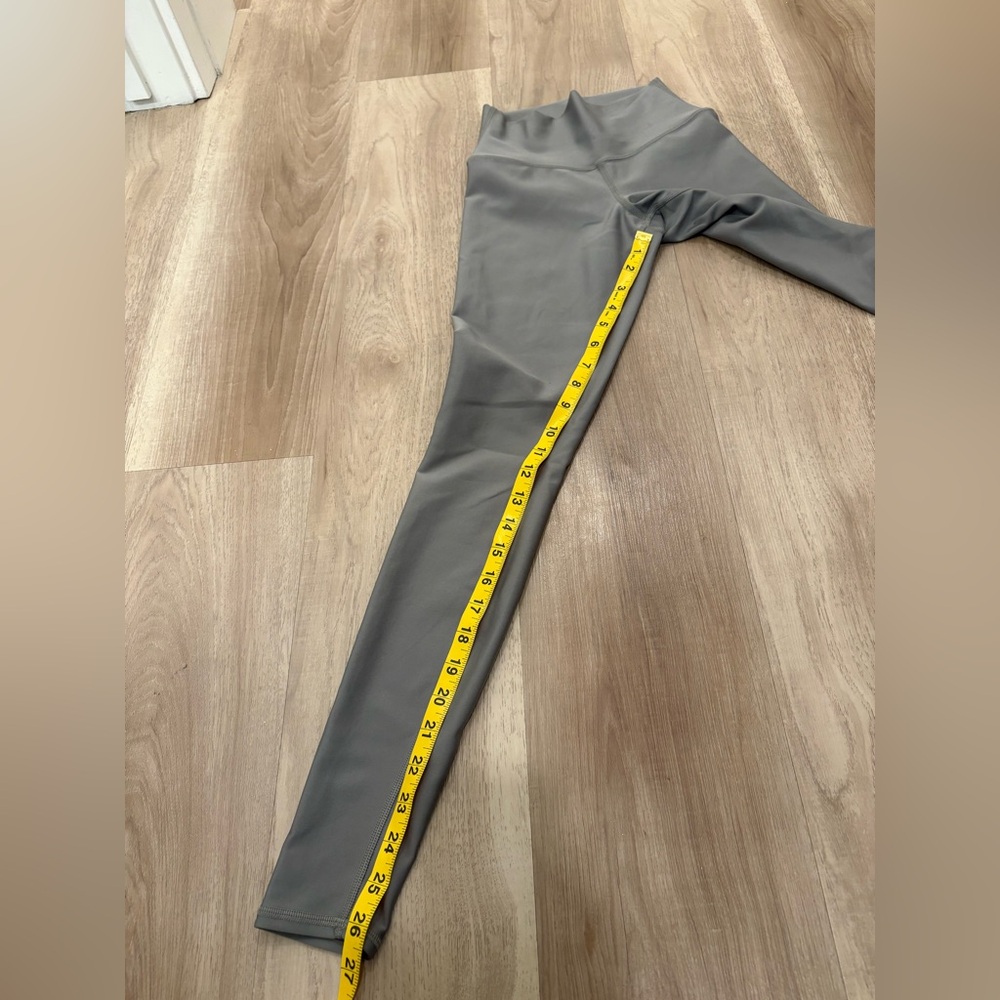 Alo Yoga Leggings *Read*